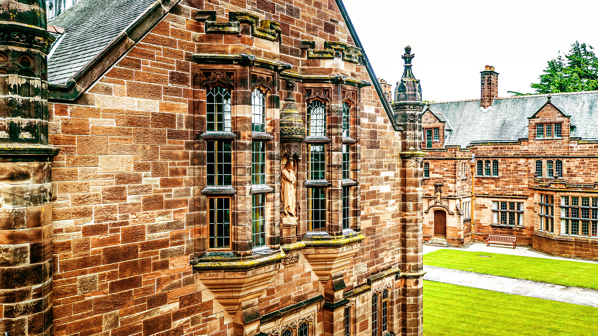 Close up shot of the Reading Rooms upper level from the outside. 